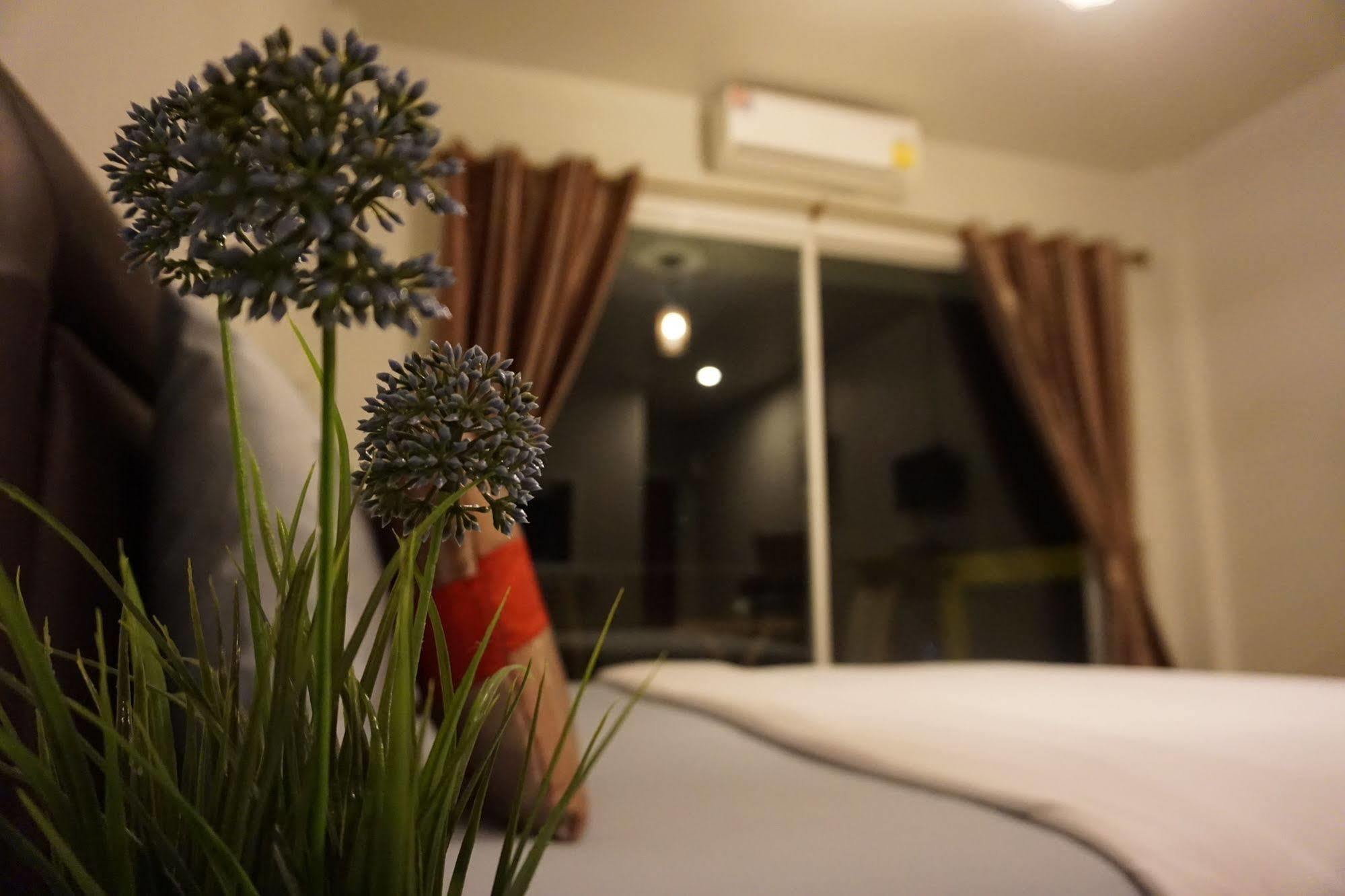 Lom La Lanta Hotel Ko Lanta Exterior foto